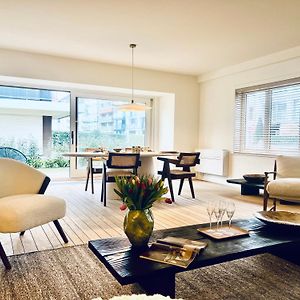 Gelijkvloers Appartement Met Prive Parking